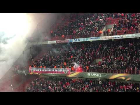 Ajax-fans steken bengaals vuurwerk af op Sclessin