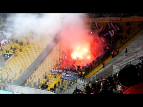 Dynamo Dresden vs. VfL Osnabrück 20.12.2014 Pyro